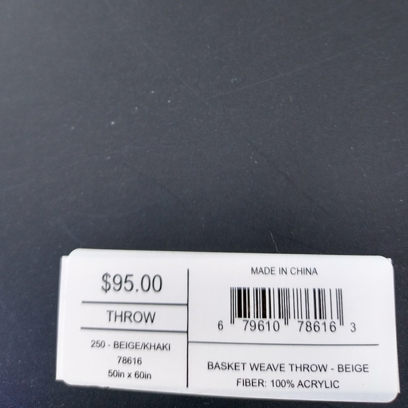 Hallmart Collectibles50" x 60" Basketweave Throw - Picture 5 of 5